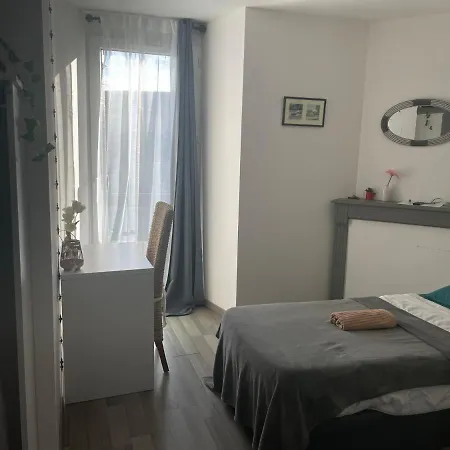 Gîte:sur Le Chemin Couette-café 3*