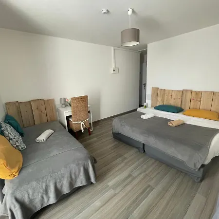 Gîte:sur Le Chemin Couette-café 3*